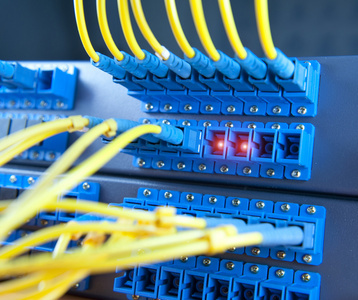 現代服務器機房 網絡互聯與云服務的核心技術